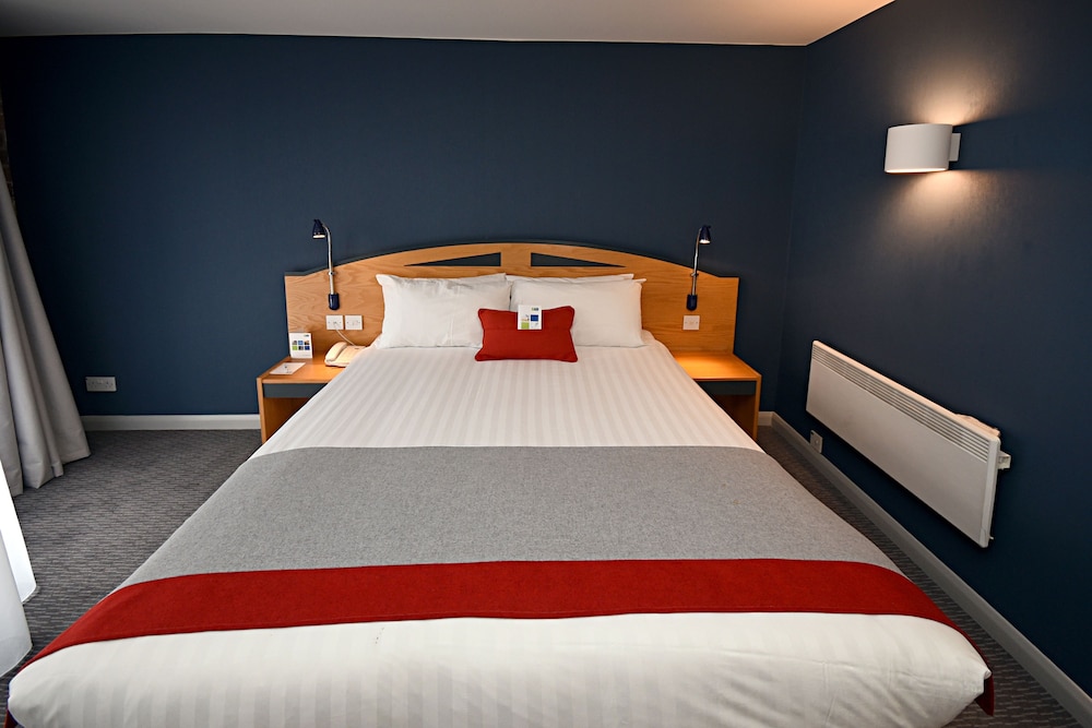 Standard Room, 1 Double Bed (Albert Dock View, Free Hot Breakfast) - Photo 3
