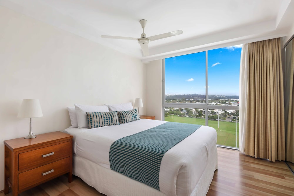 3 Bedroom Deluxe Spa Apartment with Ocean View photo 3