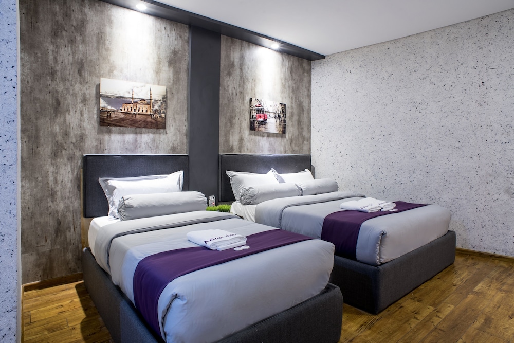 Deluxe Double or Twin Room, Multiple Beds - Photo 3