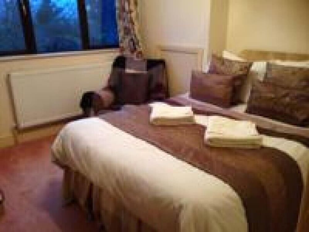 Double Room, Ensuite (Cosy Double, Bath only) photo 1