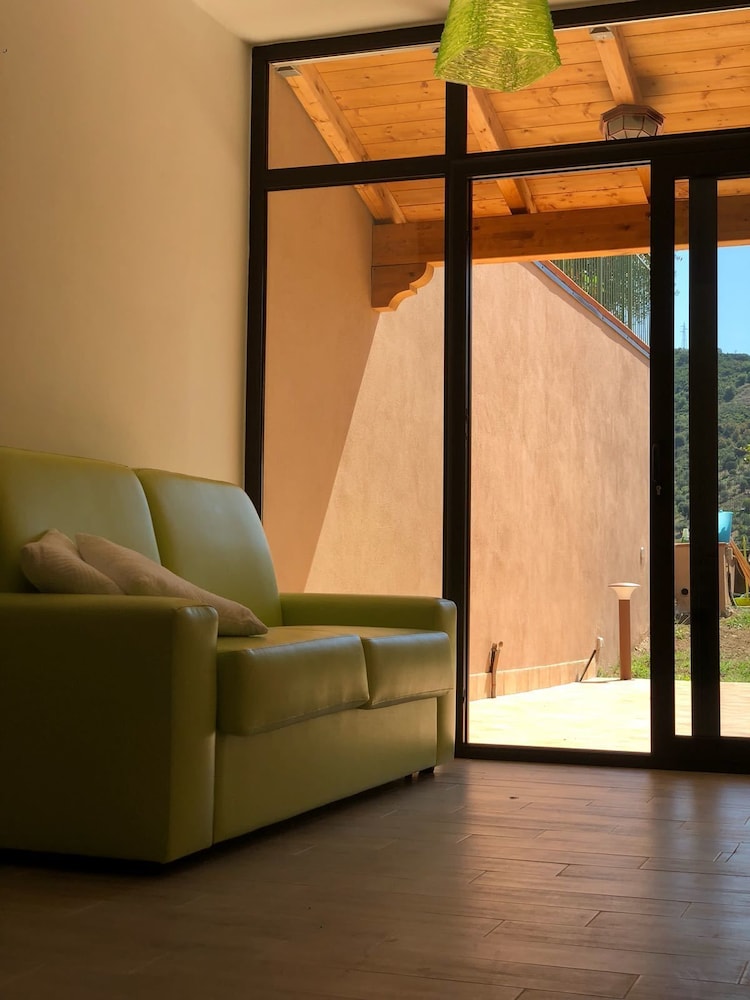 Family Room, 2 Bedrooms, Garden View