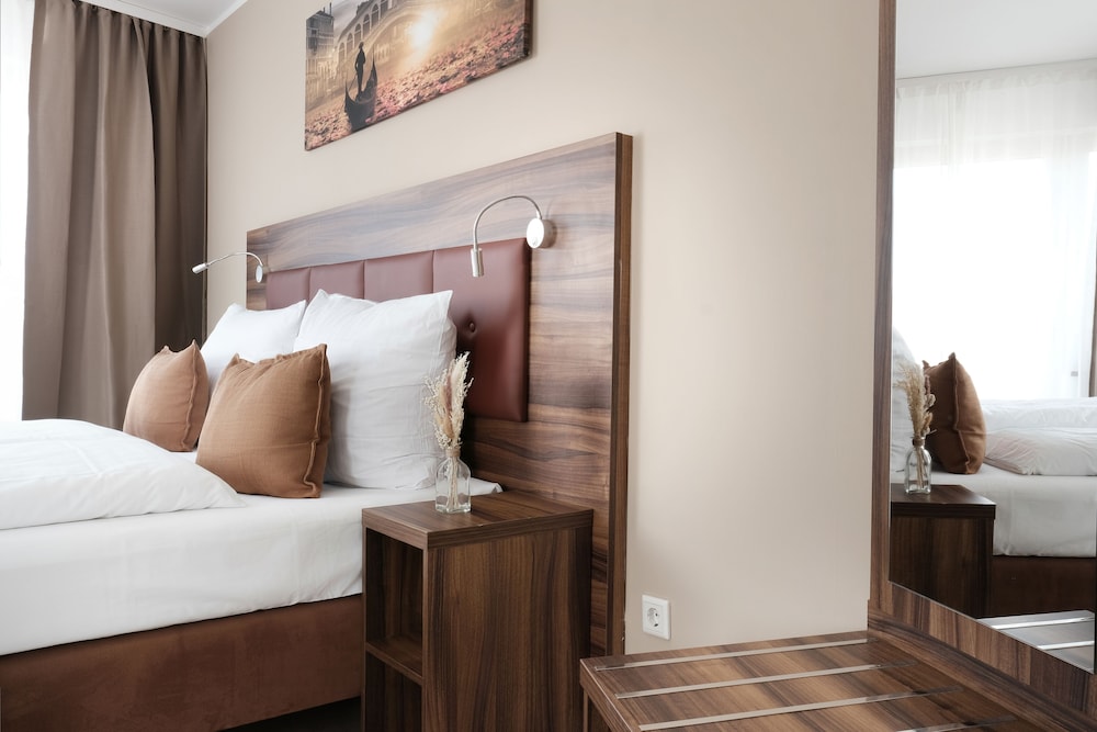 Deluxe Twin Room - Photo 9