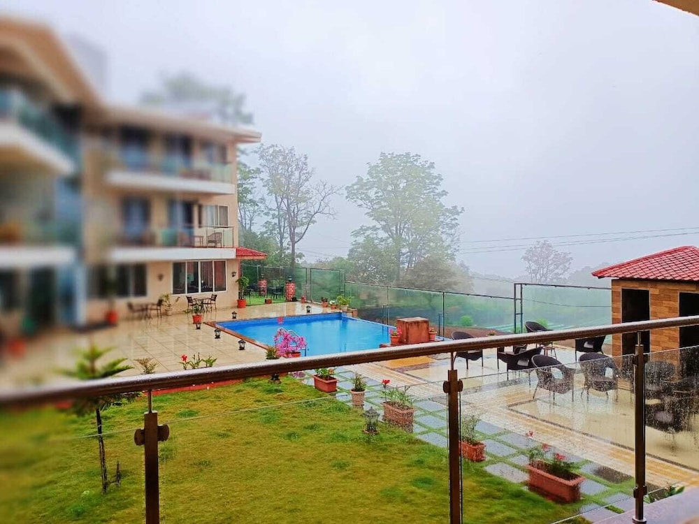 Deluxe Room with Sitout Swimming Pool facing - Photo 2