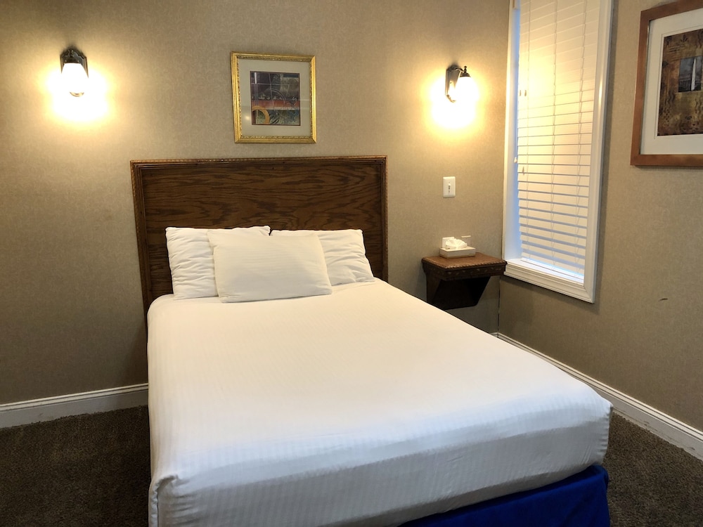 Traditional Double Room, 1 Double Bed - Photo 1