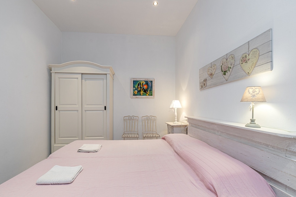 Family Apartment, Multiple Bedrooms, 2 Bathrooms (Domos Pintadas Apt. 3 Porto Rotondo)