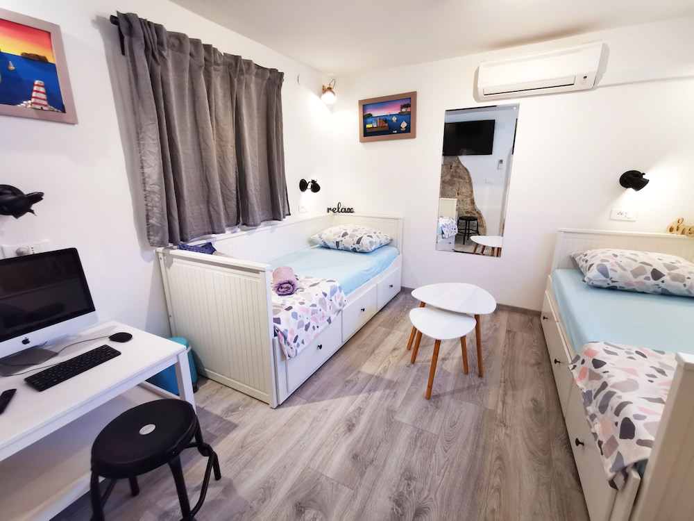 City Villa, 3 Bedrooms, Kitchen - Photo 40