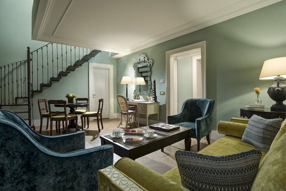 Executive Suite thumbnail 6