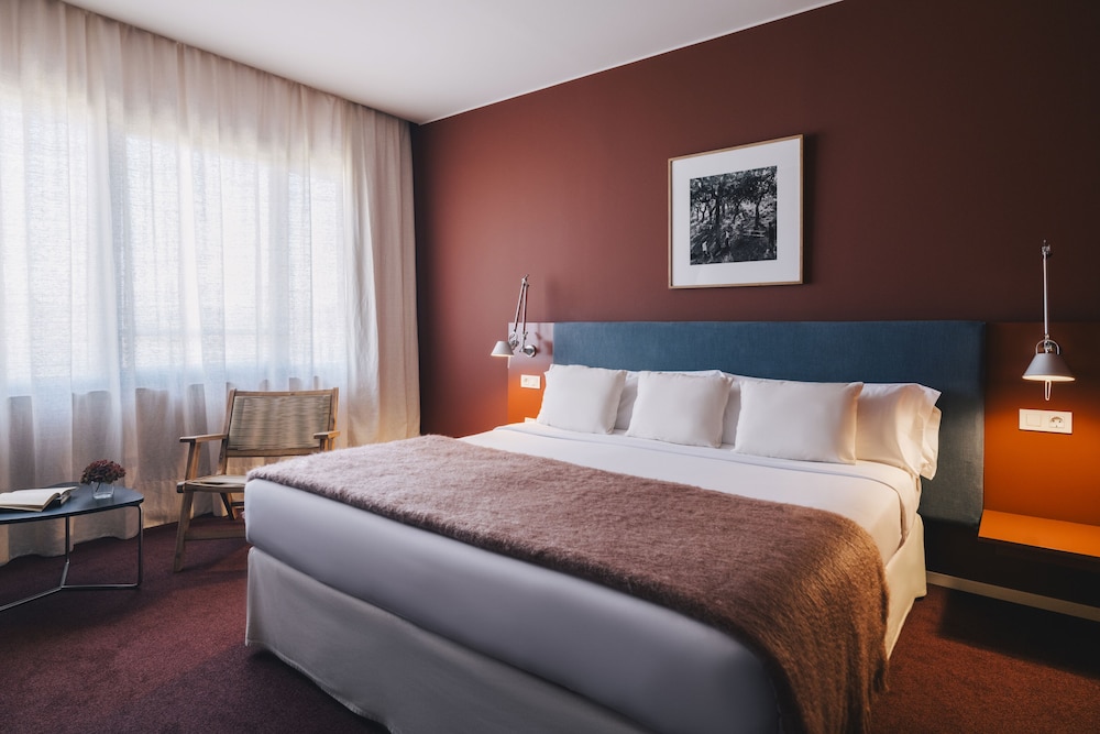 Standard Double or Twin Room (1 adult) - Photo 1