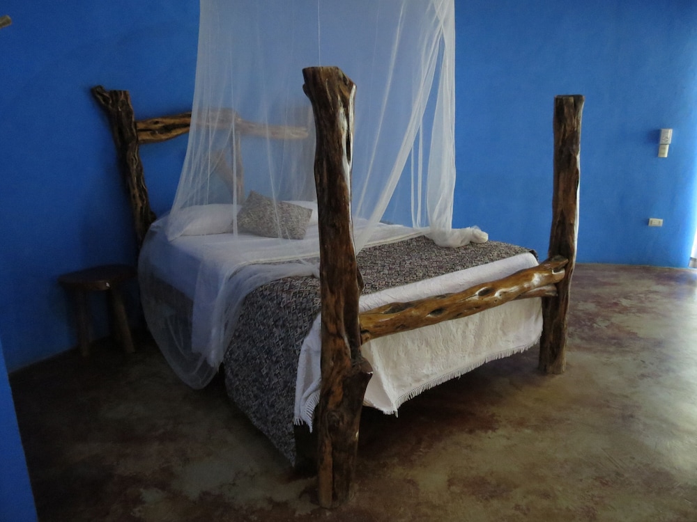 Standard Cabin (Casa Lomboy)