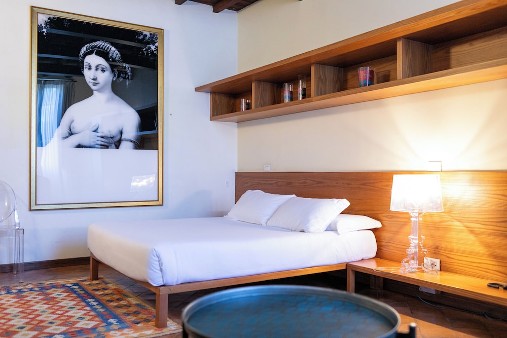 Superior Studio Suite, City View