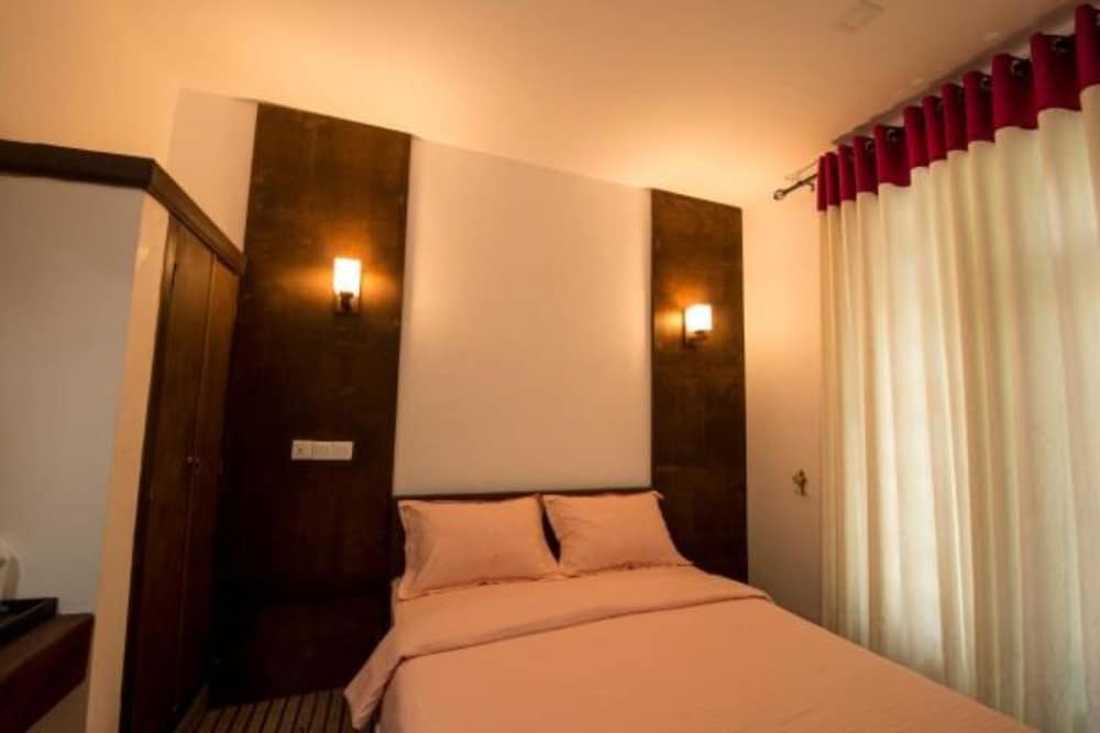 Economy Double Room, 1 Queen Bed, Non Smoking photo 2