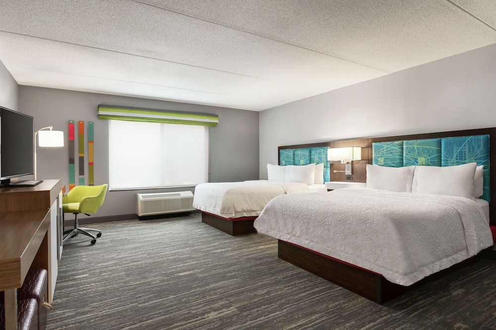 Room, 2 Queen Beds, Accessible, Non Smoking (Roll-in Shower)