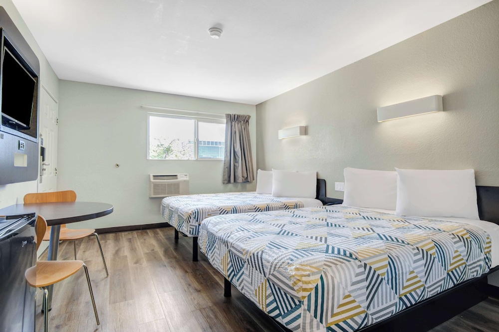 Deluxe Room, 2 Double Beds, Non Smoking, Refrigerator photo 1