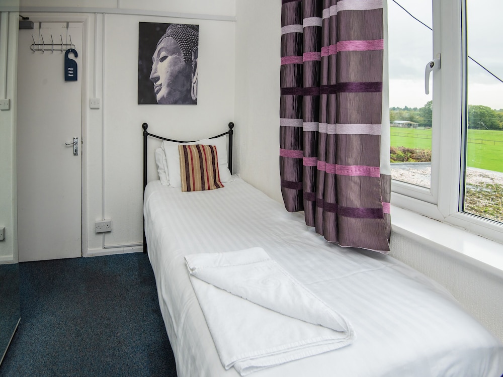 Standard Single Room, 1 Twin Bed (Shared) photo 3