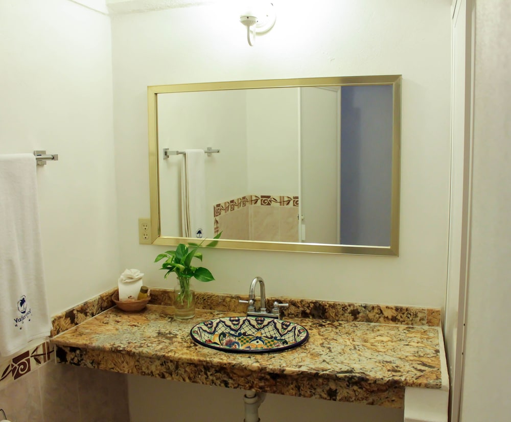 Suite, 2 Double Beds - Photo 4