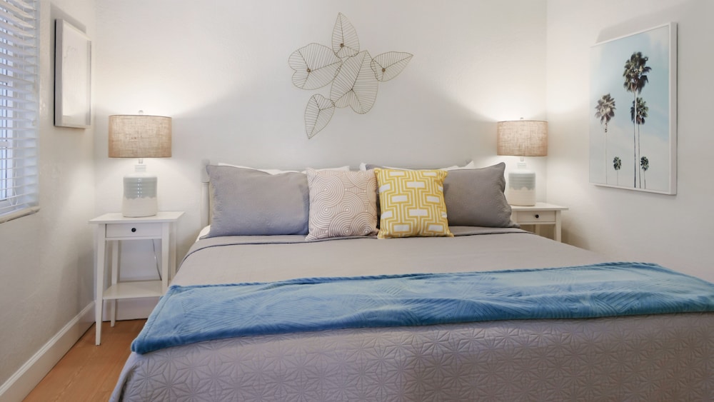 #2 Family King Suite, 1B/1B