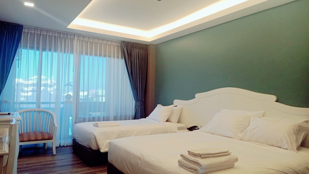 Grand Deluxe Room - Photo 5