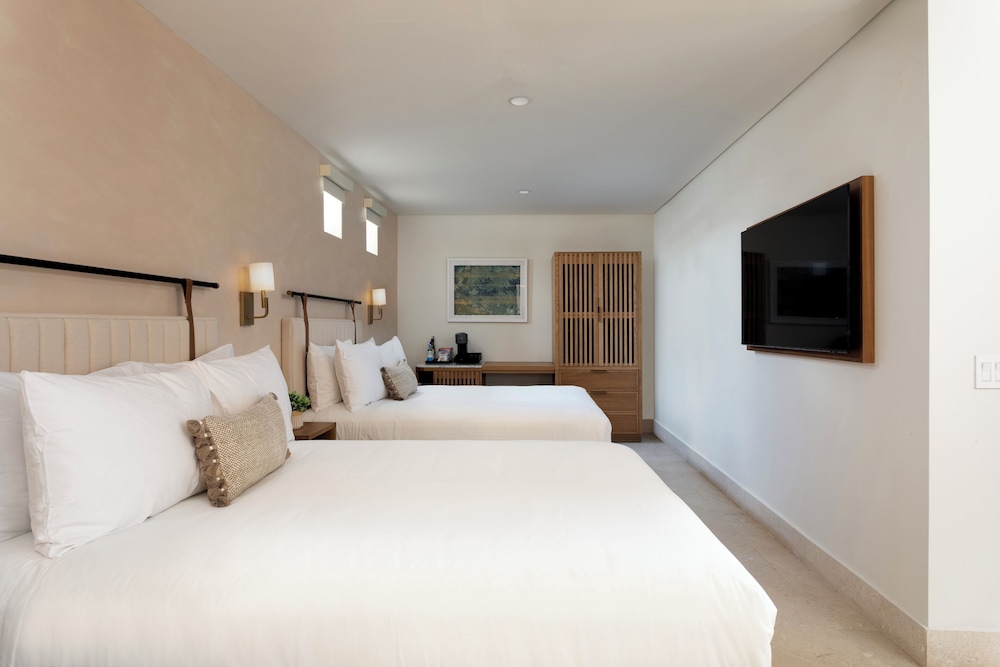 Deluxe Room, 2 Queen Beds
