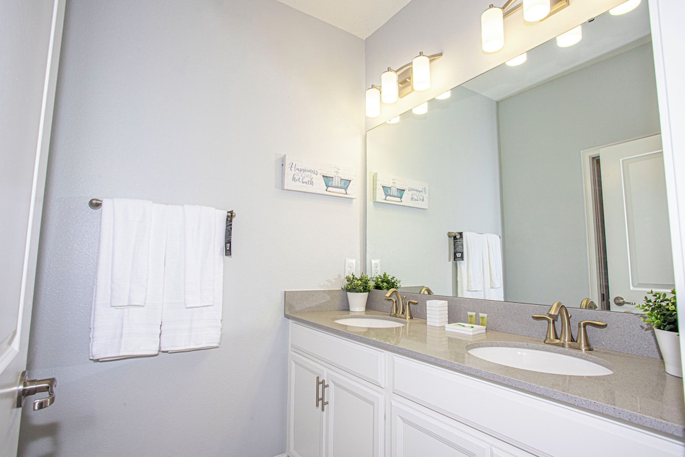 Luxurious 5 Bedroom w Pool Close to Disney 9017 Championsgateresort, 写真 50