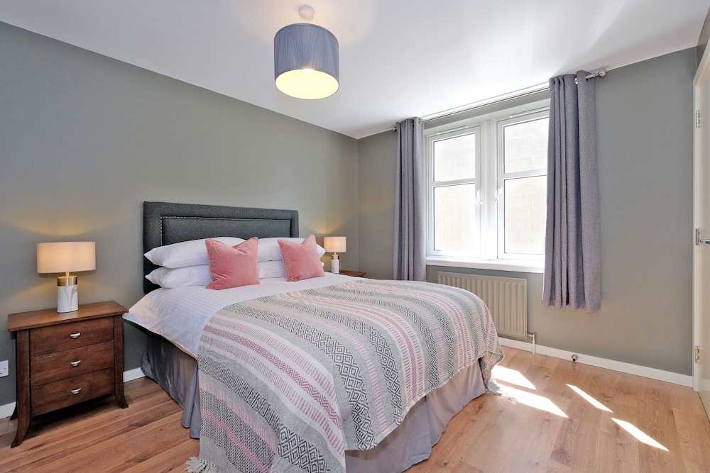 Apartment (3 Bedrooms)