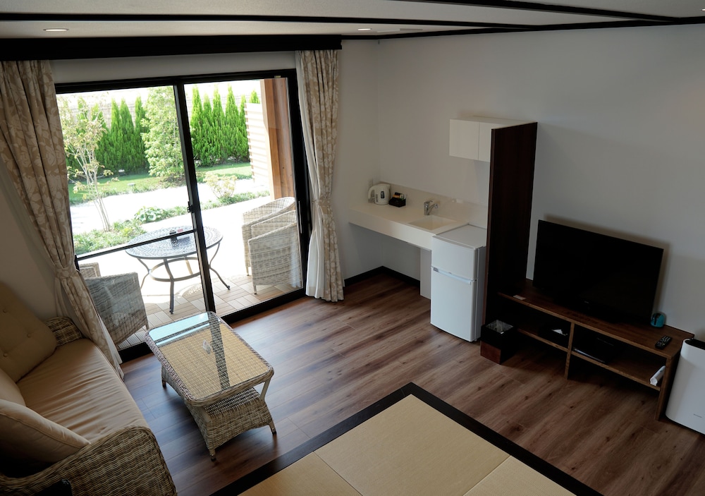 Japanese Western Room, King Bed (with stone bath, No Mountain View), Non Smoking
