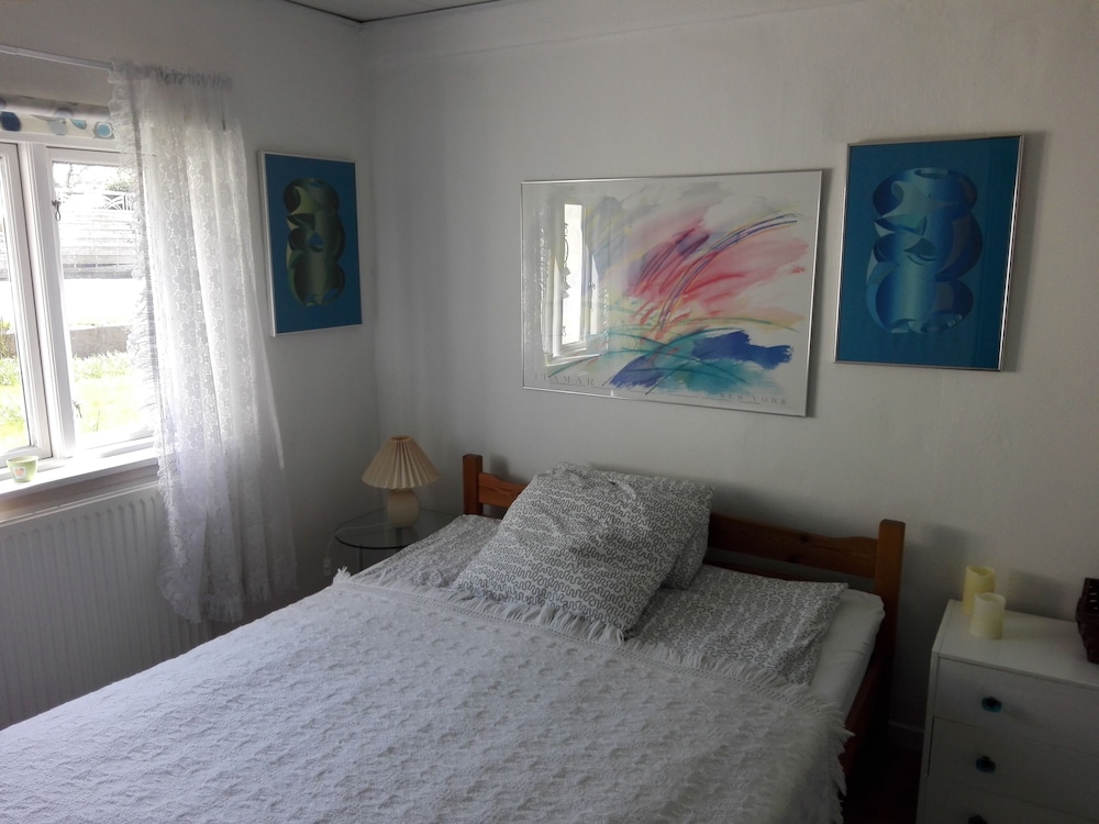 Double Room, 1 Double Bed, Shared Bathroom photo 2