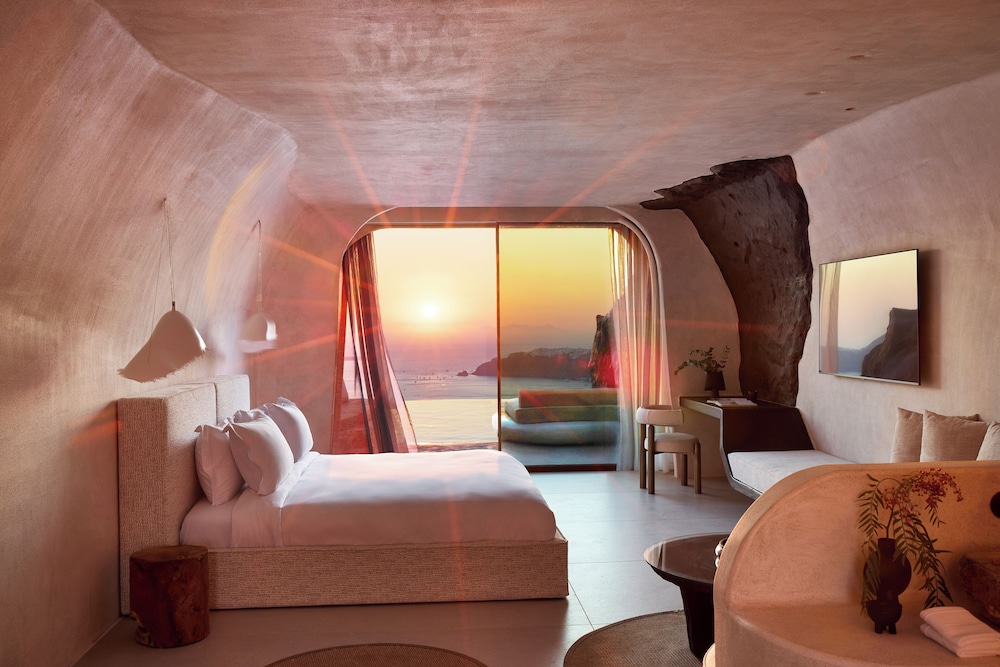 Sunset Suite Caldera View with Private Pool