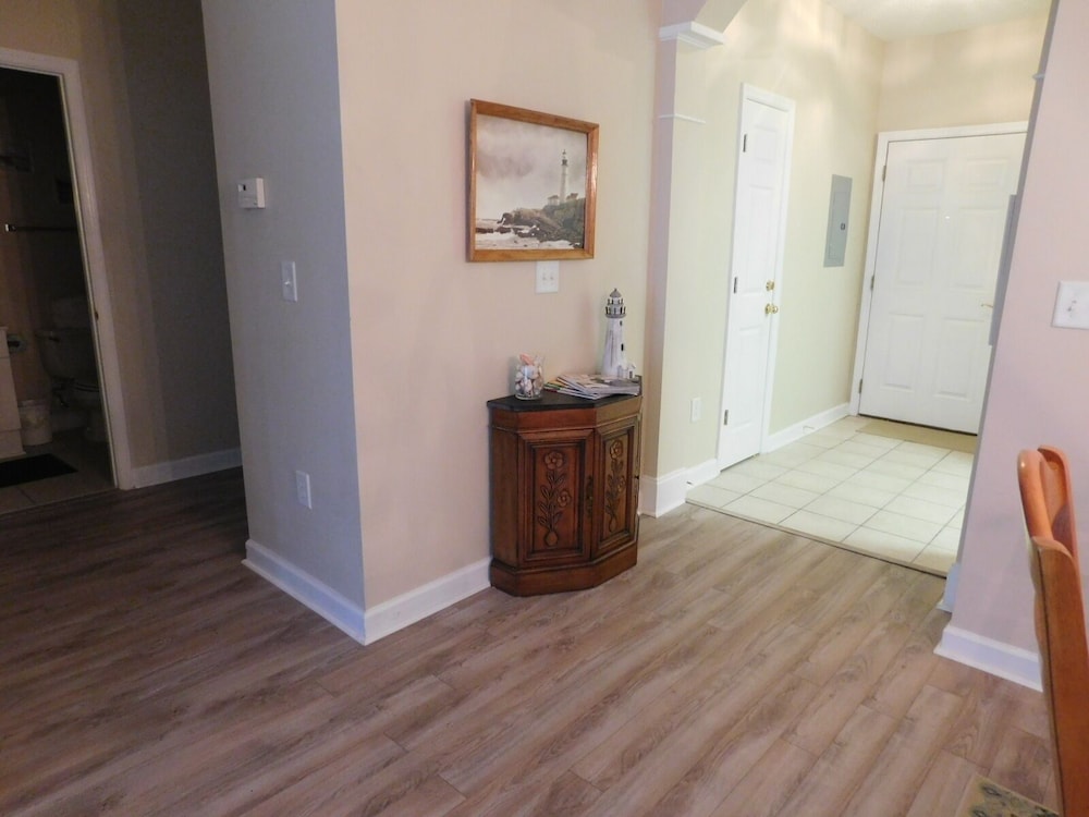 Condo, 2 Bedrooms photo 2