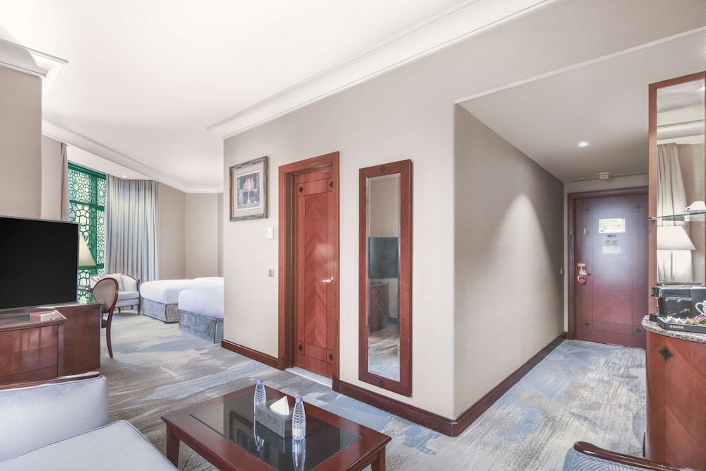 Junior Suite, 2 Twin Beds - Photo 3