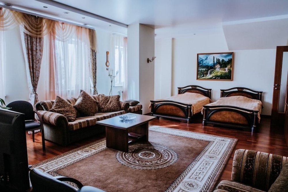 Standard Family Room photo 1