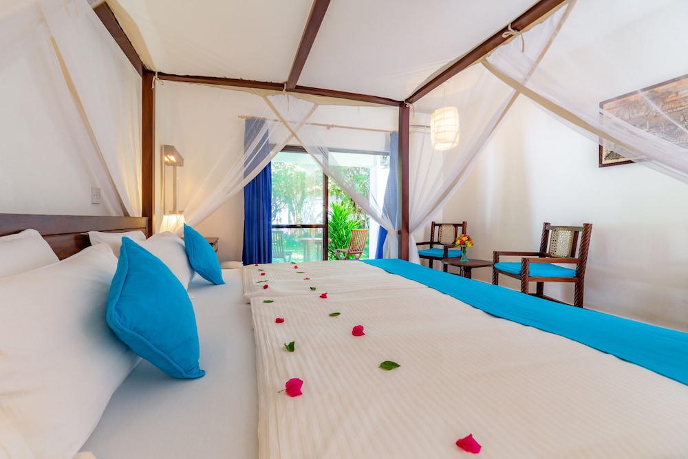 Double Or Twin Room With Balcony & Sea View photo 3
