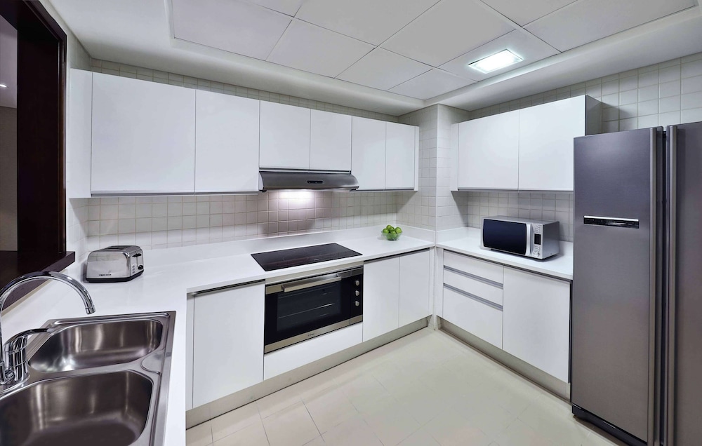 2 Bedroom Suite with Kitchen - Sea View
