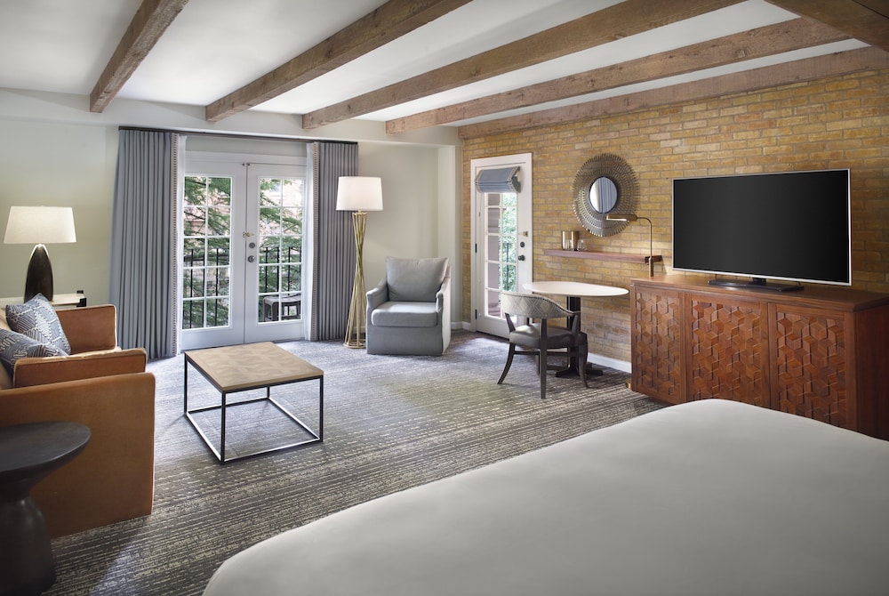 Premier Room, 1 King Bed, Balcony