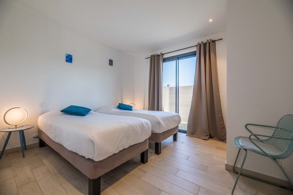 Villa for 6 people - 3 bedrooms - Air-conditioned - Private 7m pool - Spacious terrace