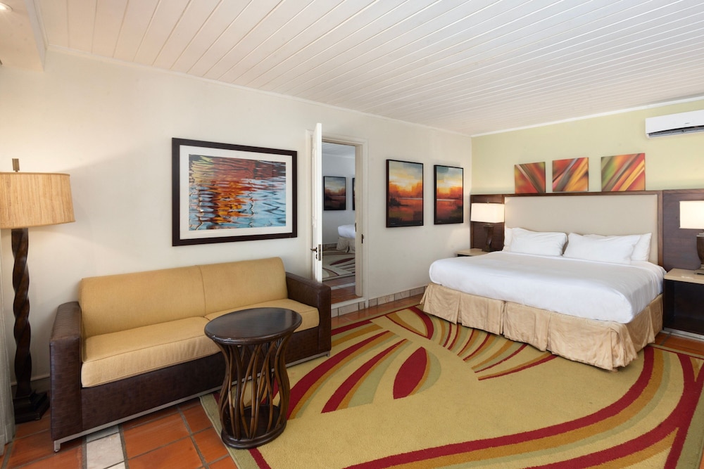 Junior Suite, 2 Bedrooms, Balcony (Ocean) photo 2