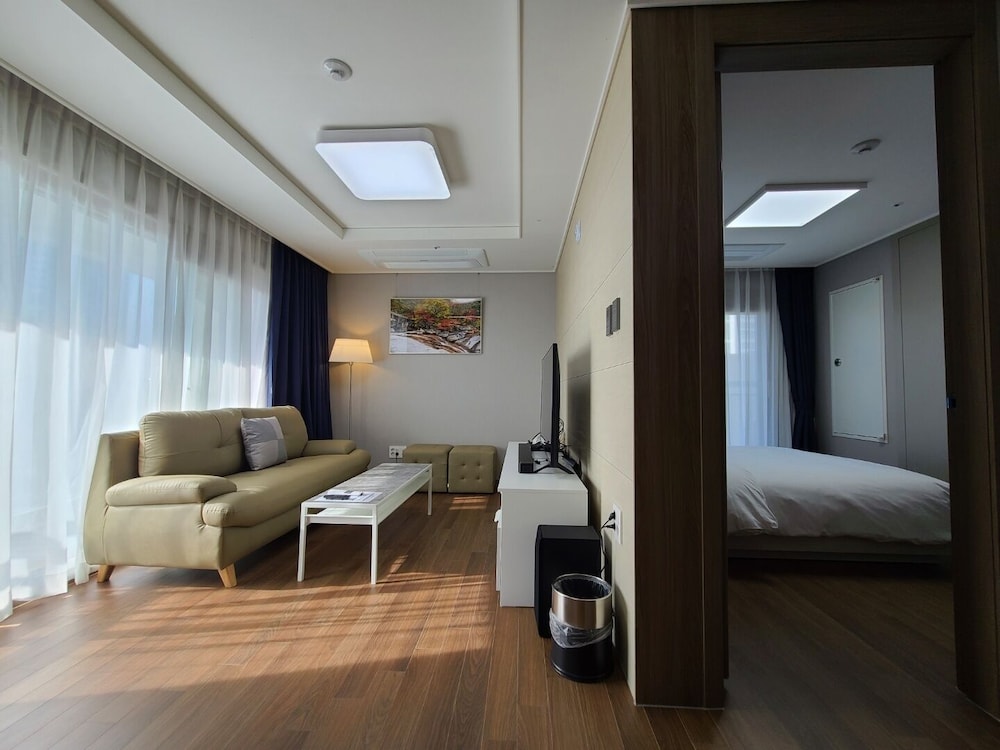 Junior Suite, Multiple Beds, Non Smoking, City View