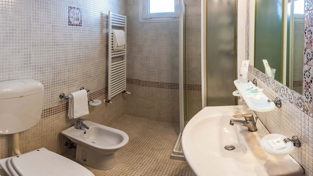 Double or Twin Room, Panoramic, Balcony, Beach Access Included photo 2