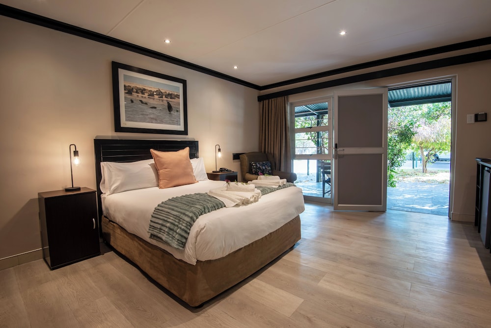 Luxury Double Room, 1 Queen Bed, Garden View, photo 6