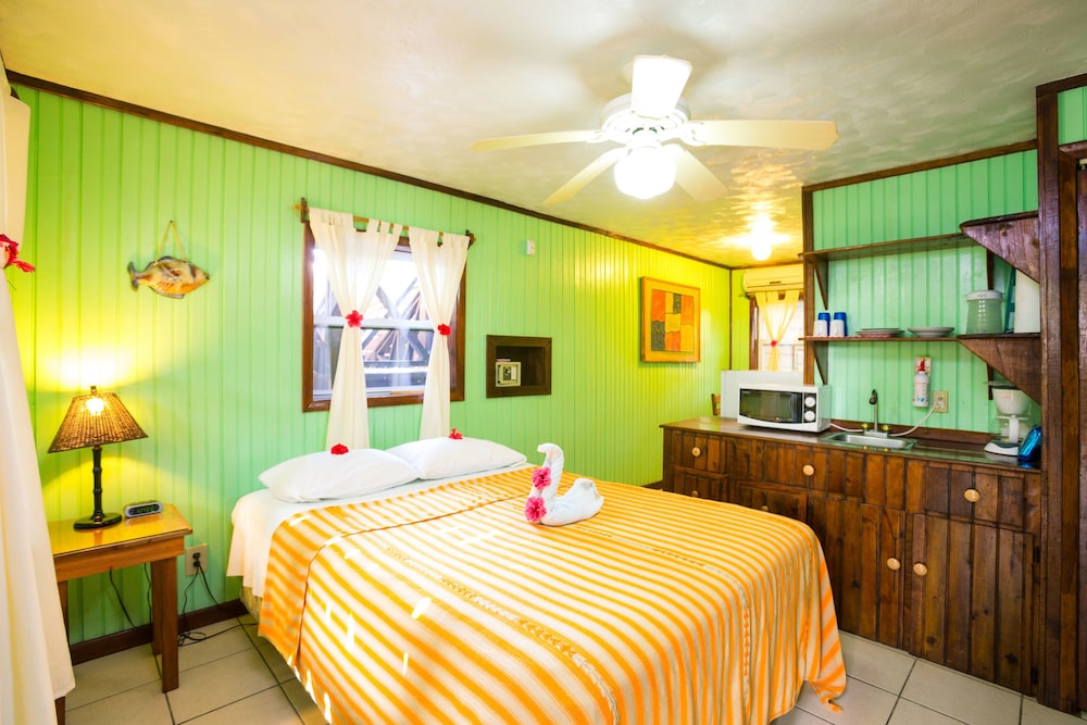 #17 & 18 Queen Room With Restaurant View photo 1