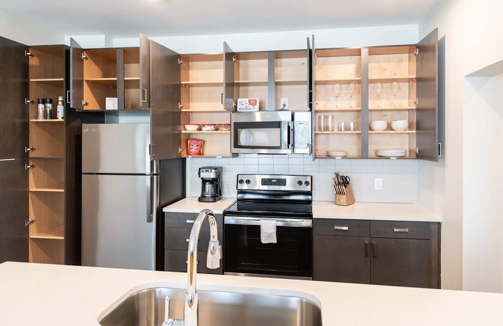 Cozysuites Wspaniałe mieszkanie z 3 sypialniami w centrum Cincinnati, Zdjęcie 18