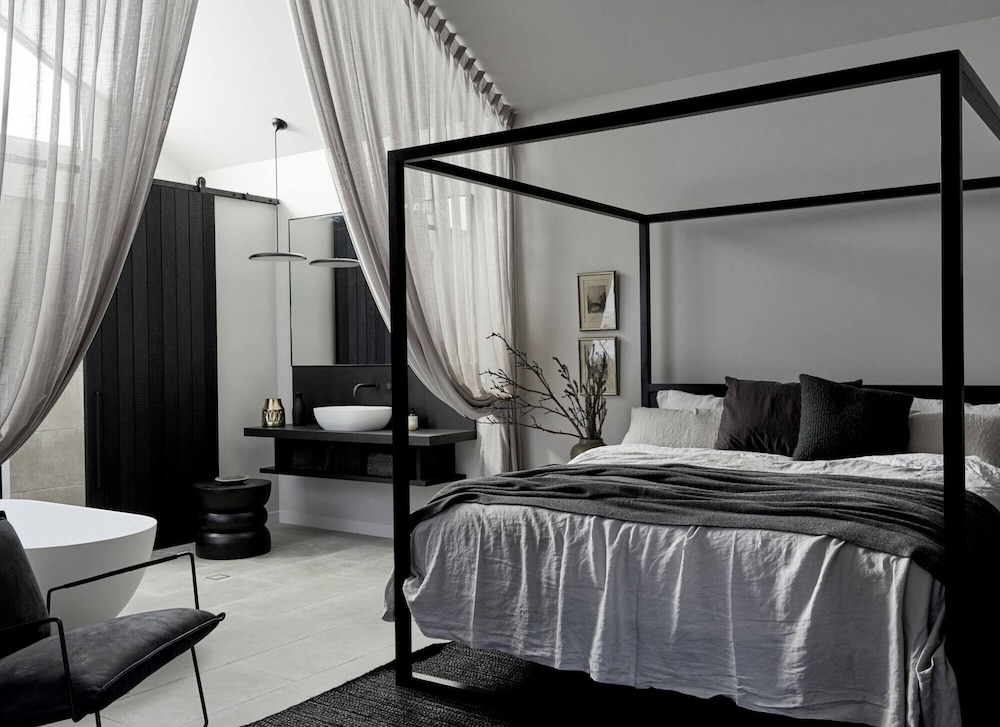 Design Studio, 1 King Bed, Non Smoking