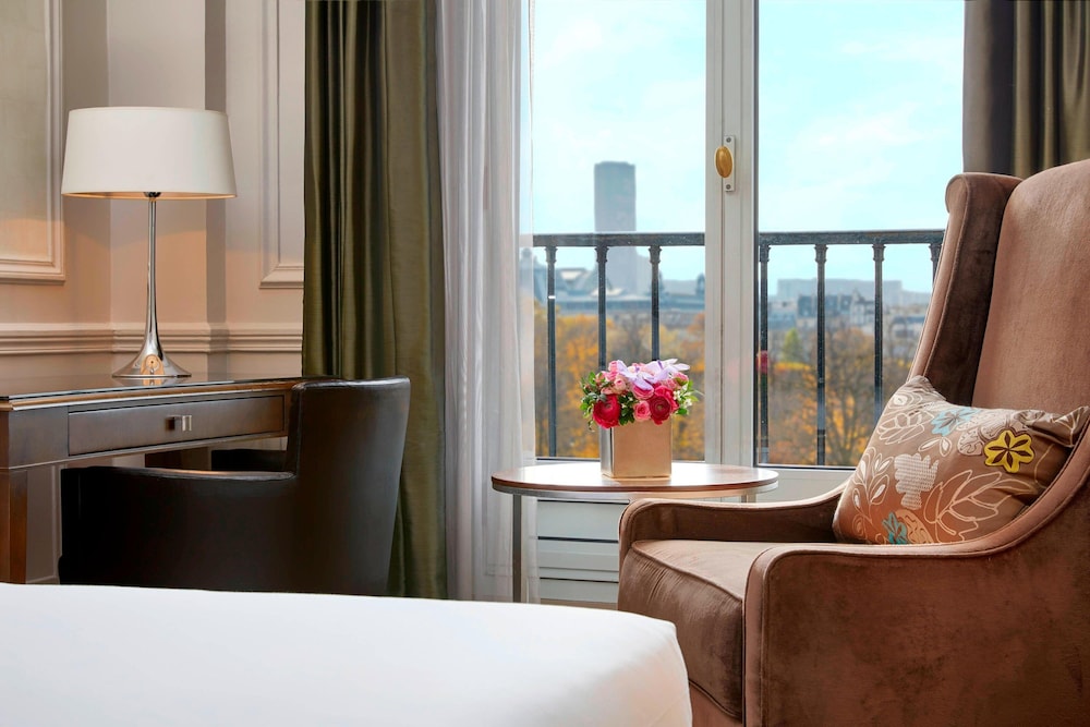 Tower Double Room with One Double Bed and 2 Adults Occupancy (Non Smoking) photo 3