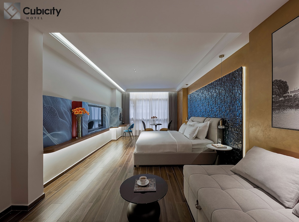 Deluxe Suite photo 1