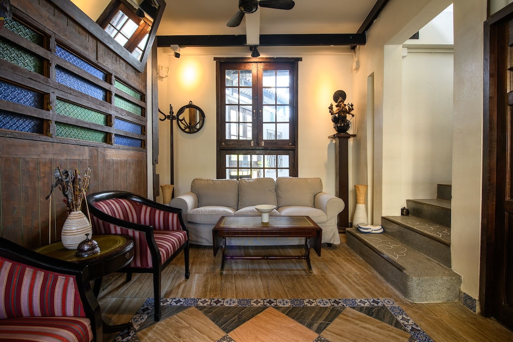 Traditional House, 3 Bedrooms - Photo 1