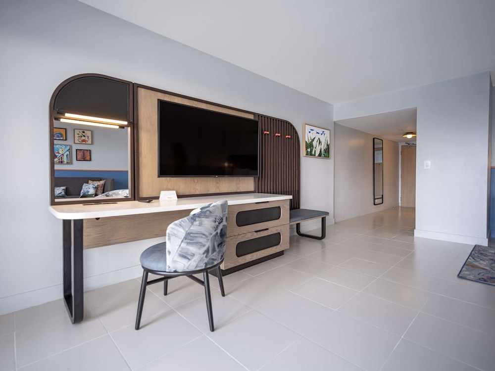 Junior Suite, 1 King Bed, Bay View - Photo 3