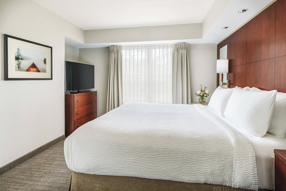 Suite, 1 Bedroom (Mobility/Hearing Access, Transf Shwr) - Photo 2