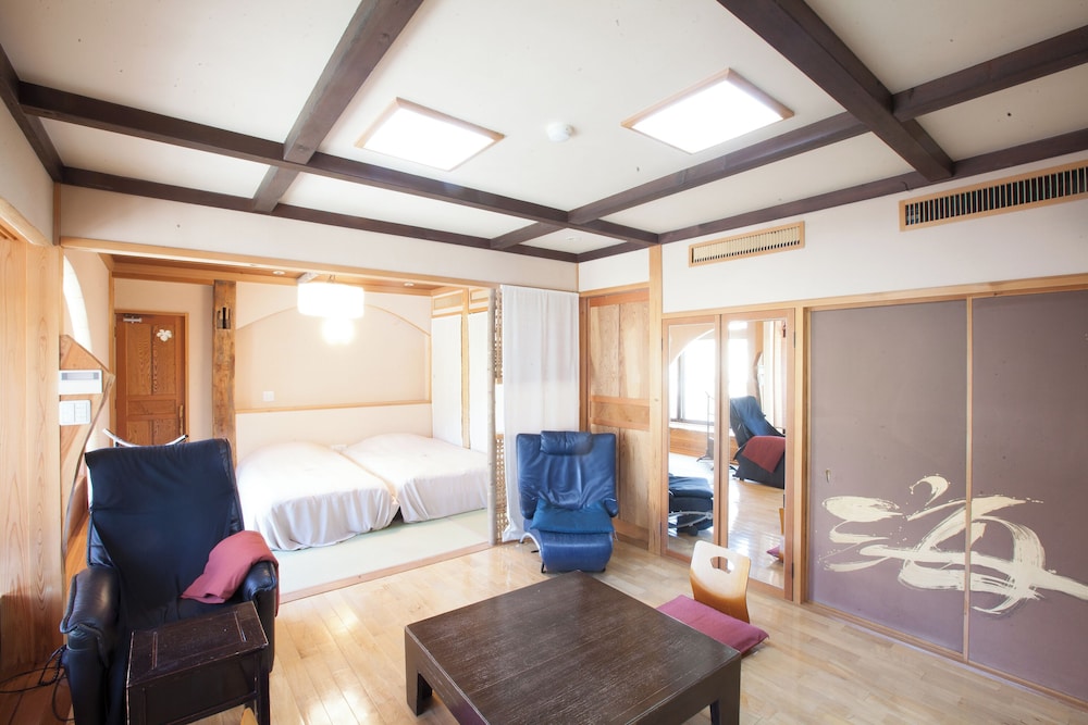 Twin Room, City View, Annex Building