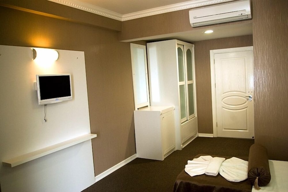 Deluxe Double or Twin Room, 1 Double or 2 Twin Beds photo 3
