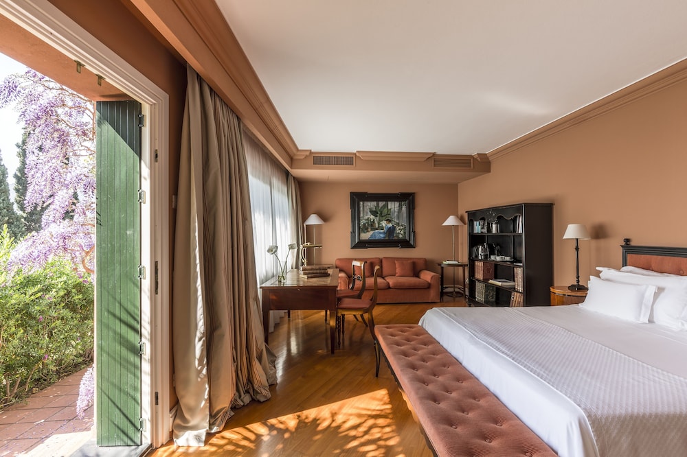 Superior Double Room, 1 King Bed photo 3
