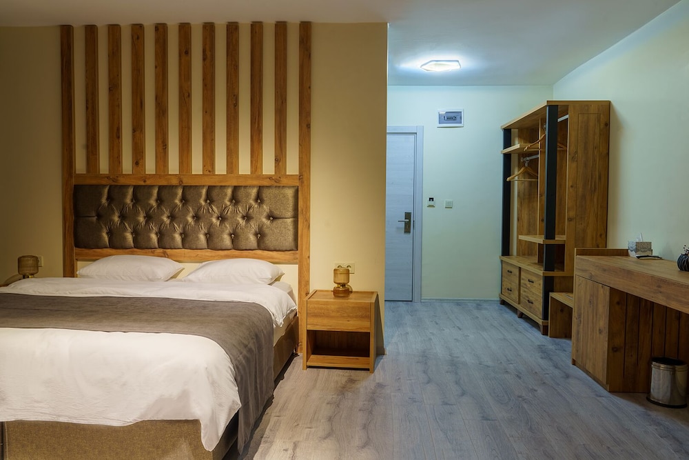 Twin Room - Photo 2